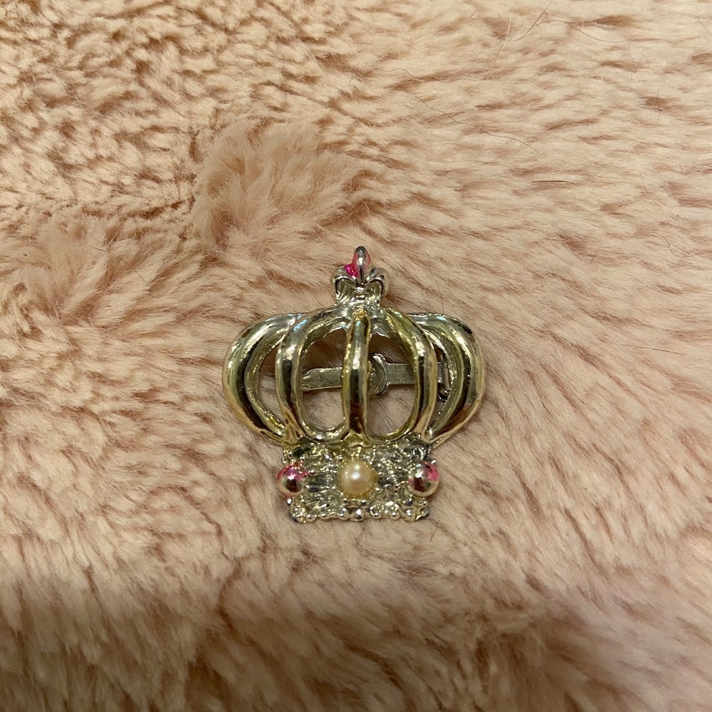Crown pins